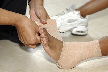 Ankle Sprains Treatment in the Cook County, IL: Chicago (Cicero, Evanston, Skokie, Berwyn, Oak Park, Park Ridge, Niles, Morton Grove, Elmwood Park, Melrose Park, Maywood, Norridge, Forest Park) areas